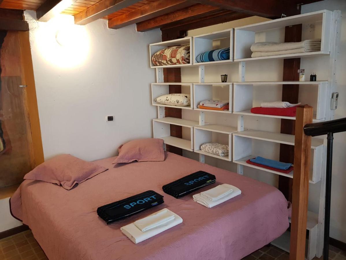 Flat Nirmala Studio-Shop Apartment Milano Exterior foto